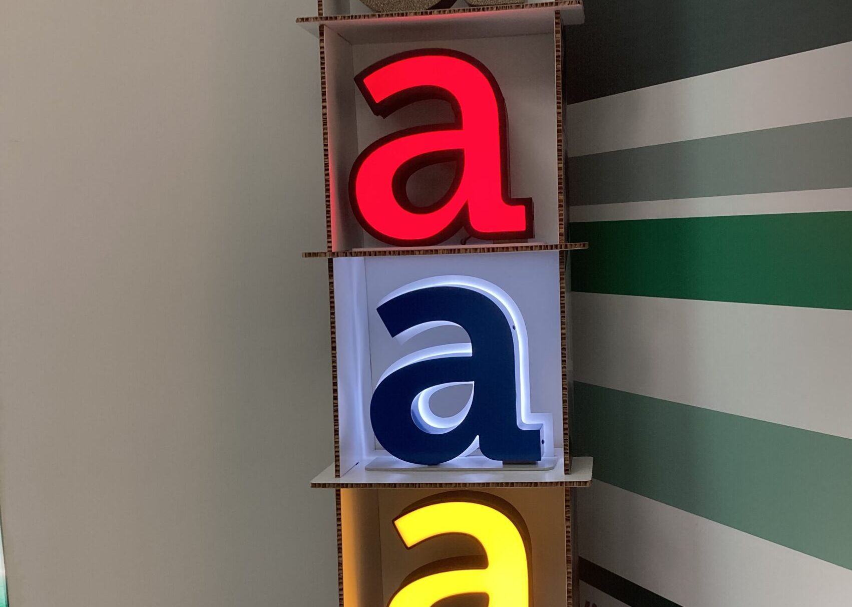 Diverse mogelijkheden uitvoeringen doosletters bij MetroXL