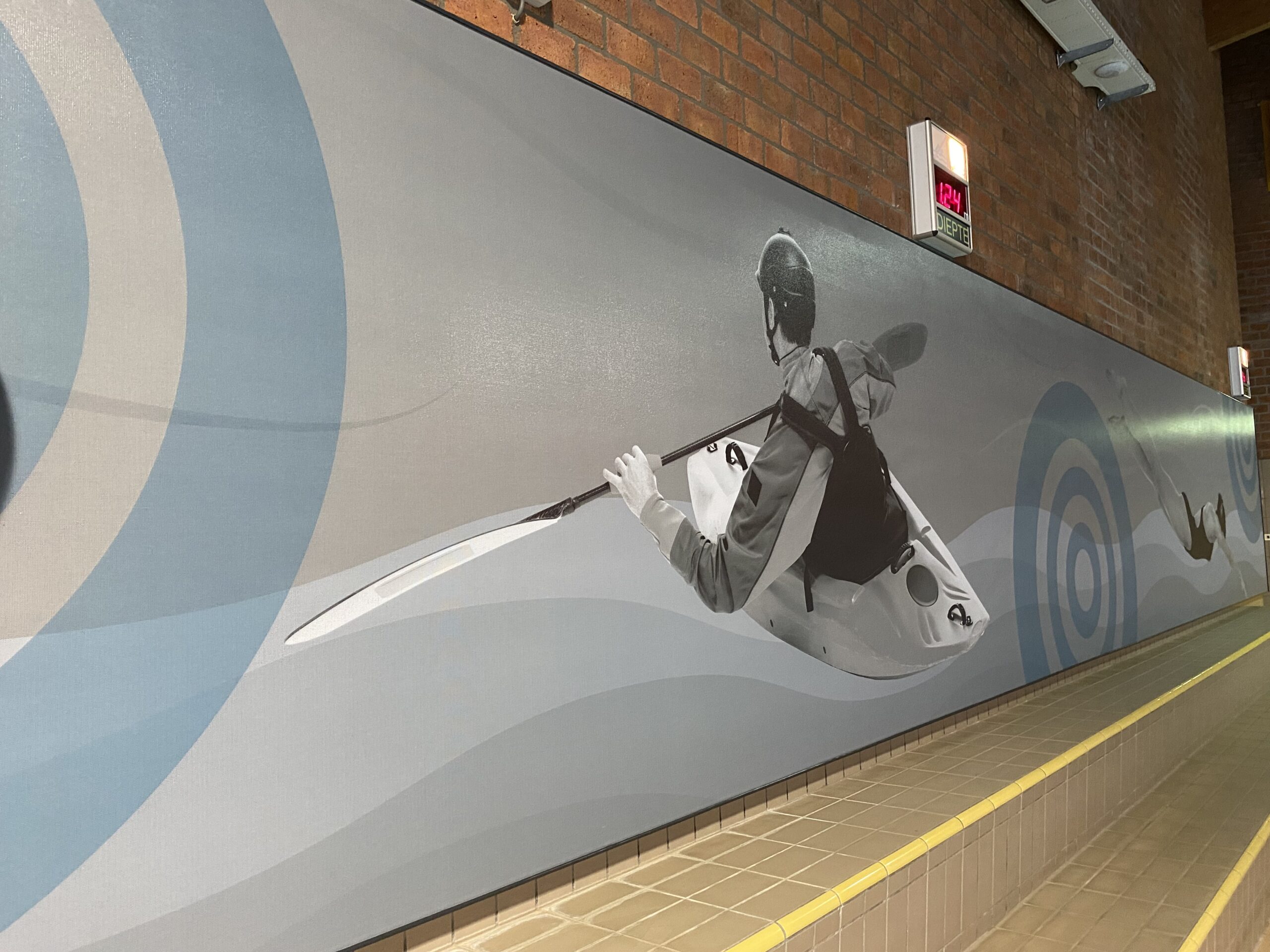 Unknown-2 Pool Sound Wall zwembad Hoogezand