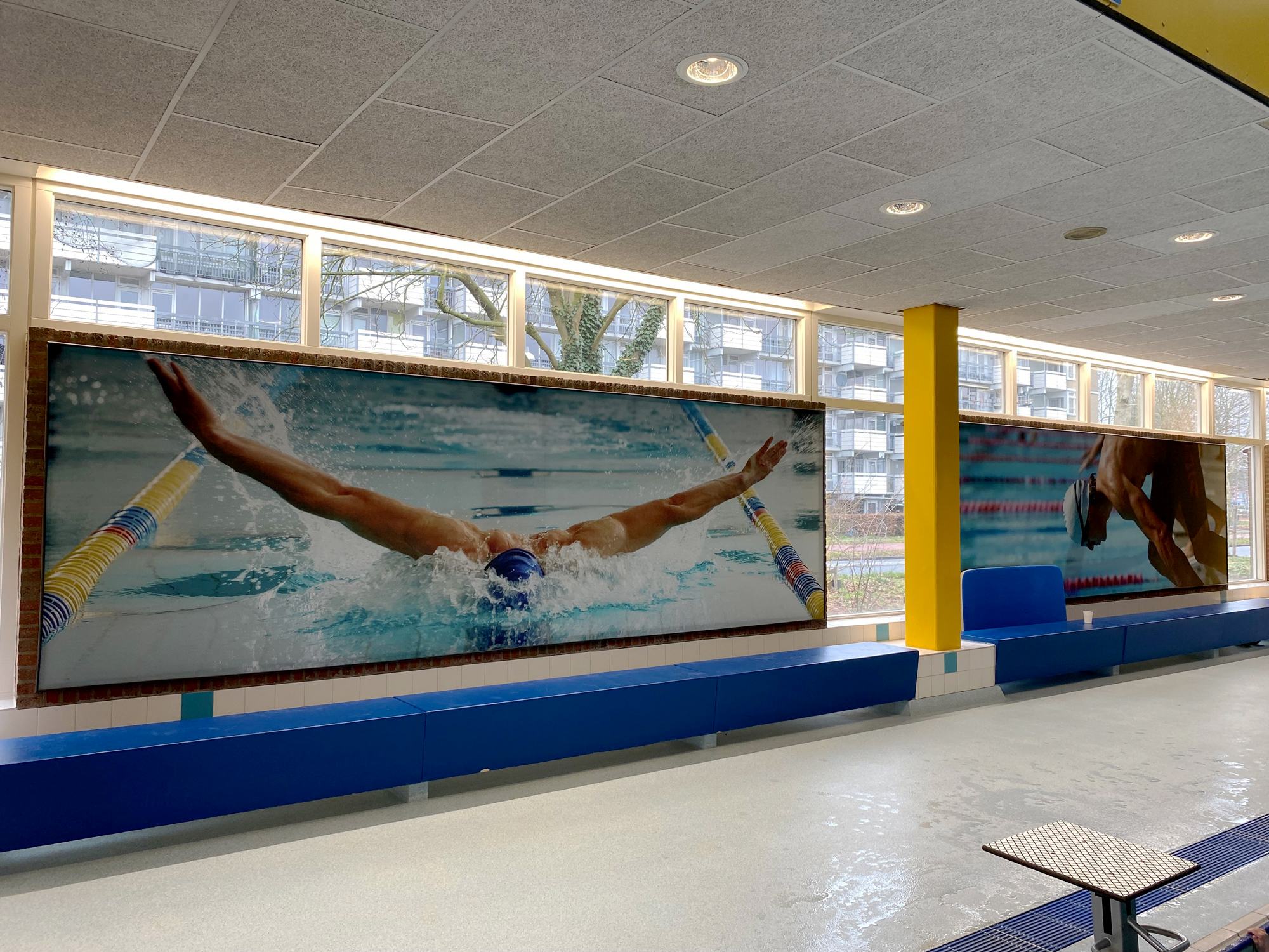 Interieur van Zwembad Wethouder F B Duran Diemen met geïntegreerde akoestische oplossingen.